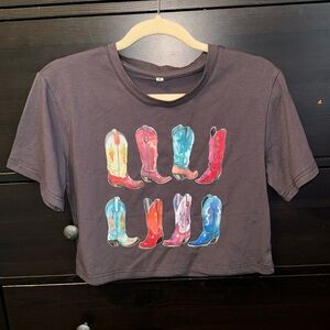Cropped grey tshirt western boots